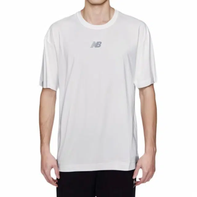 New Balance logoT