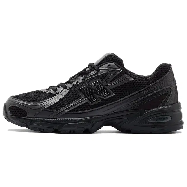 New Balance NB 740