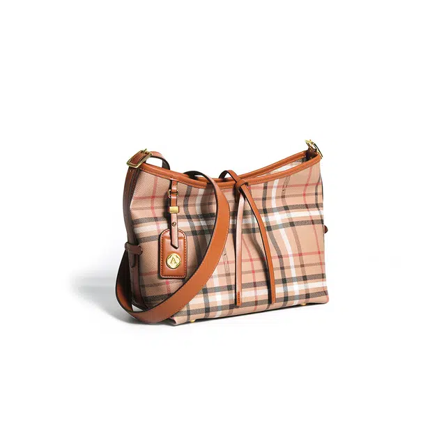 AQUASCUTUM PU