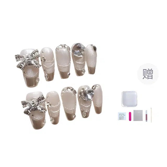 几多萌 高工轻奢爆闪蝴蝶结 钢珠魔镜  穿戴甲 梯型长款银色纯色