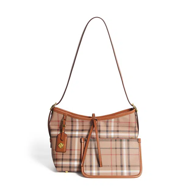 AQUASCUTUM PU