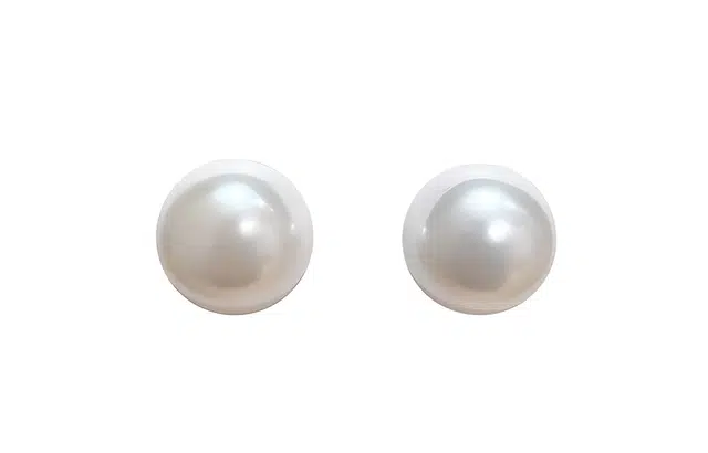 925