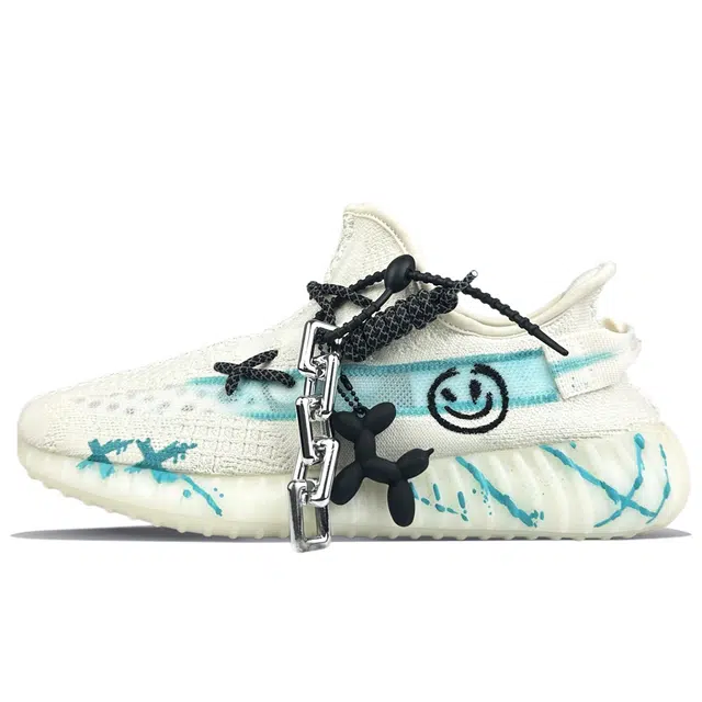 adidas Yeezy Boost 350 V2