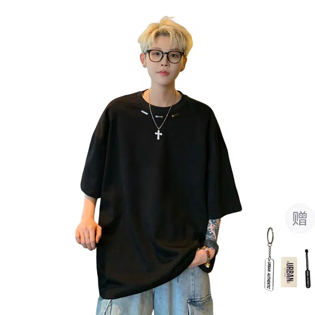 URBAN AUTHENTIC T