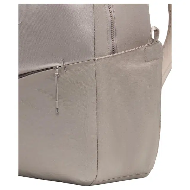 Nike Aura 24L