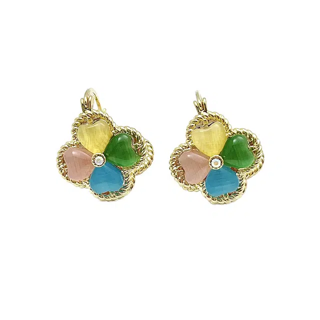 双生恋 彩色四叶草耳扣小众设计感百搭时尚精致日常通勤约会耳饰轻奢高级感 铜合金 耳环 女款