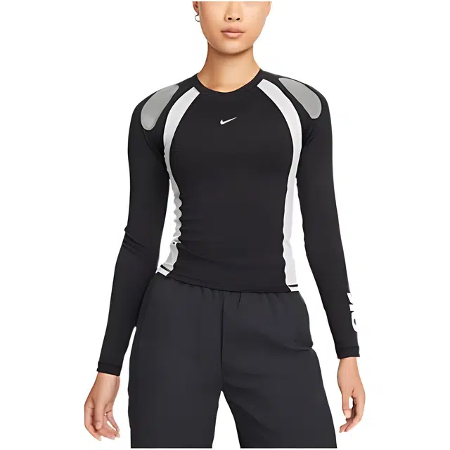 Nike Sportswear LogoT
