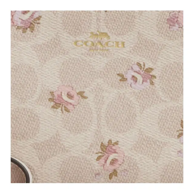COACH Corner Zip 16