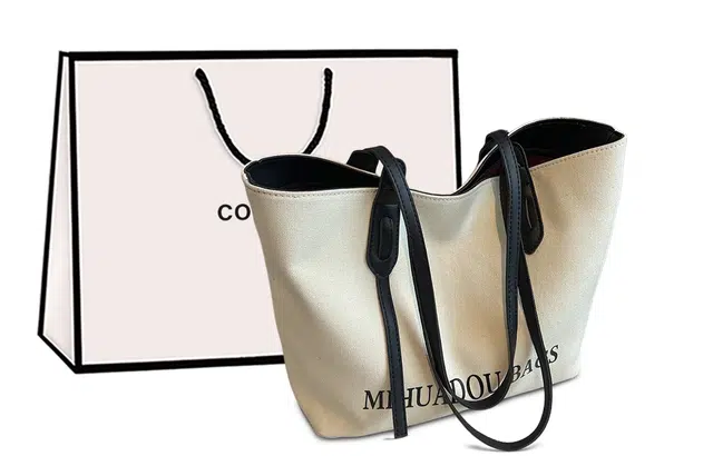 COMELY Tote