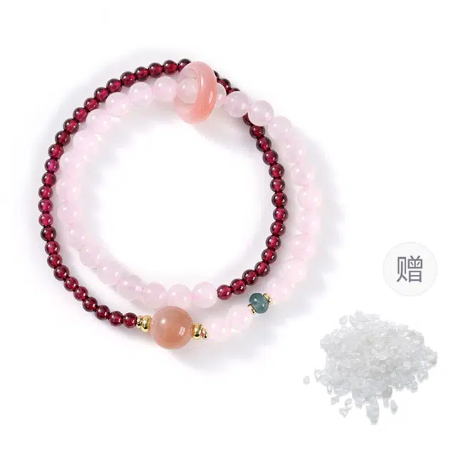 克兰茜 桃你欢心 蔷薇之吻转运珠 新中式国潮风轻奢小众设计 俏皮可爱日常通勤百搭双圈叠戴 精美礼盒装 可调节 好运 粉水晶 手串 女款