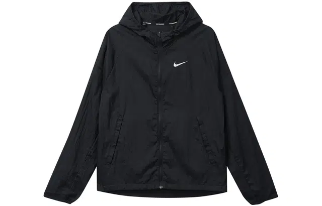 Nike Essential