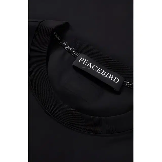 PEACEBIRD MEN Daria Song Tee Black
