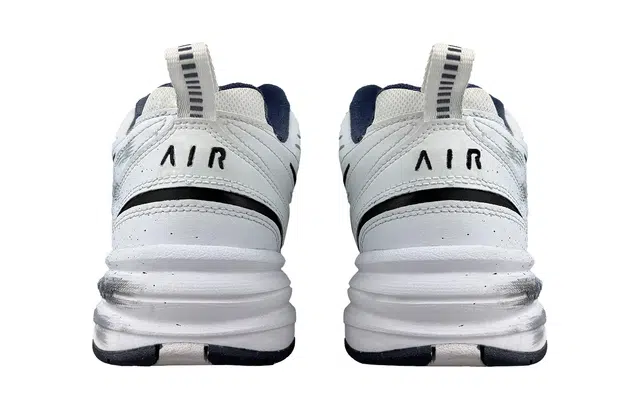 Nike Air Monarch 4