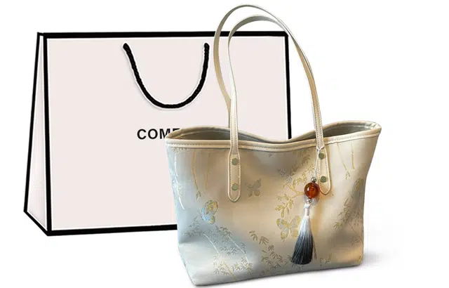 COMELY Tote