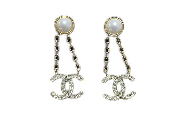 CHANEL logoc