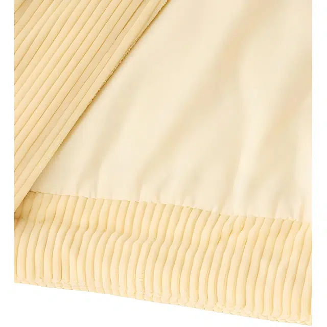 爱依服 背面字母印花立领保暖设计长袖羽绒服 女款 黄