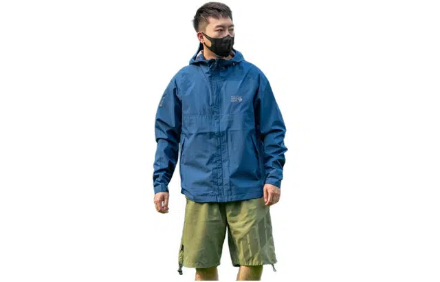 MOUNTAIN HARDWEAR Logo