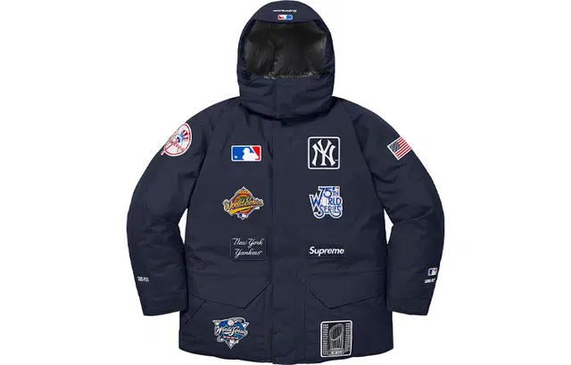 Supreme x MLB FW21 logo