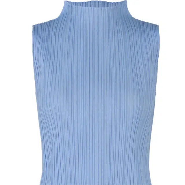 PLEATS PLEASE ISSEY MIYAKE