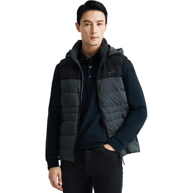 迪柯尼 简约时尚保暖可脱卸帽马甲 男款 深炭灰