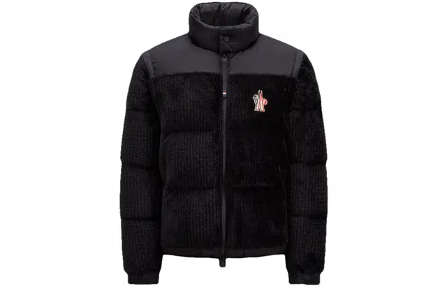 Moncler FW22 Logo