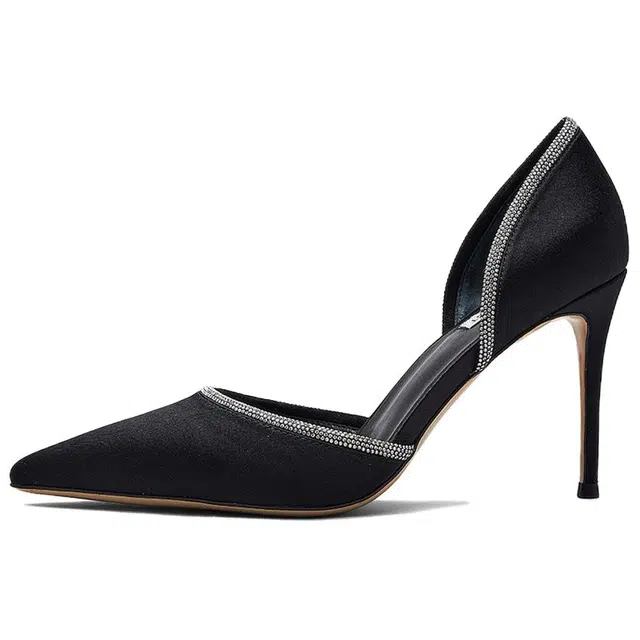 NINE WEST