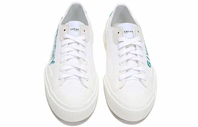 GIVENCHY
