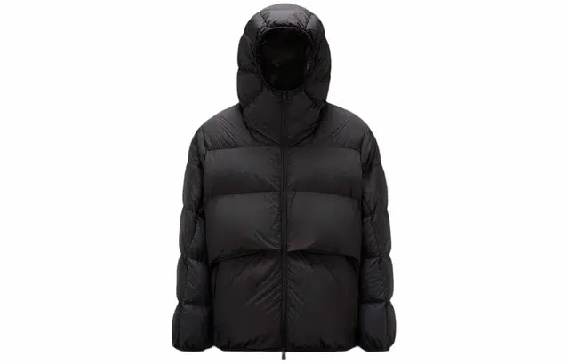 Moncler FW23 Alnair Short Down Jacket Logo