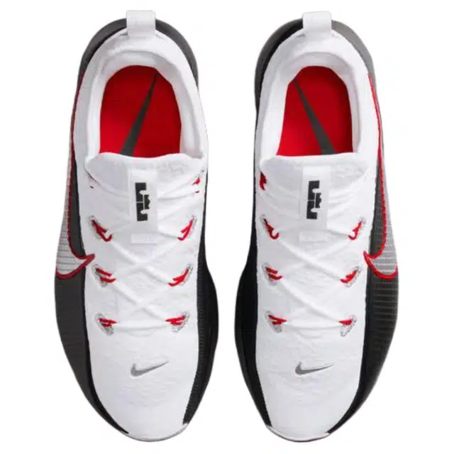 Nike LeBron TR 1