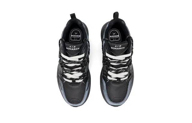 Nike Air Monarch 4