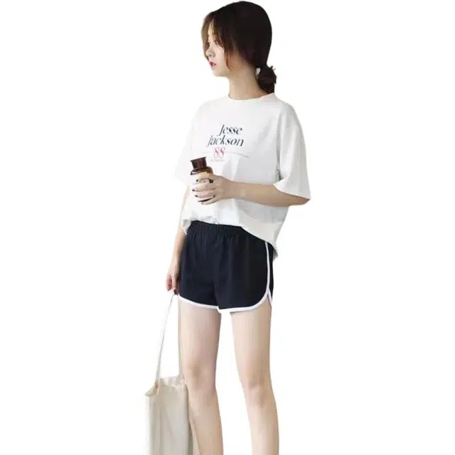 怪力萝莉 韩版薄款宽松通勤舒适简约休闲短裤 女款