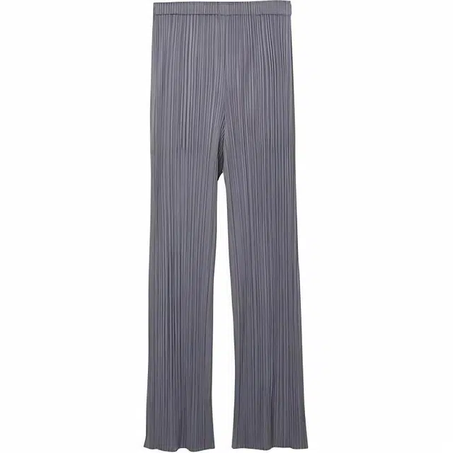 PLEATS PLEASE ISSEY MIYAKE