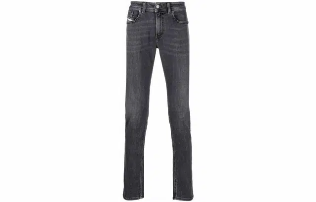 DIESEL SS22 Sleenker