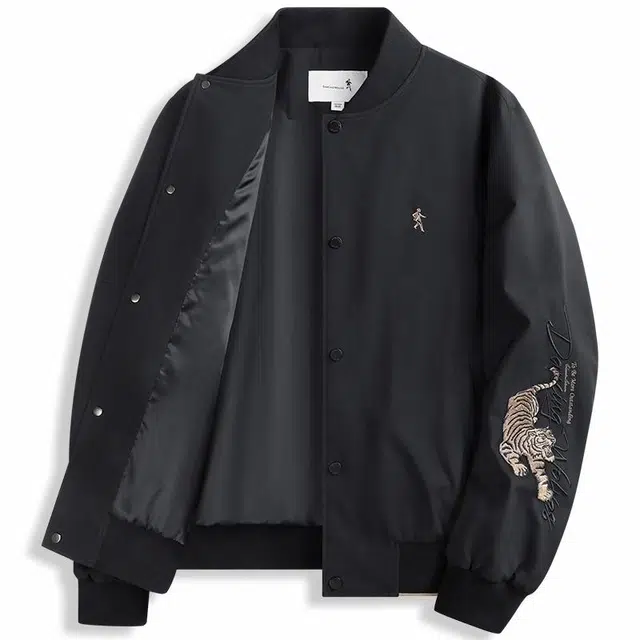 与狼共舞 潮流时尚刺绣休闲易打理飞行员棒球领夹克外套 男款 黑色