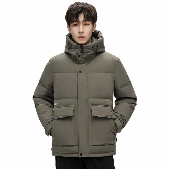 鸭鸭 纯色韩版休闲短款连帽加厚羽绒服 男款