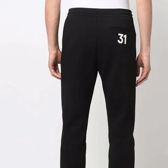 EMPORIO ARMANI SS22 Logo