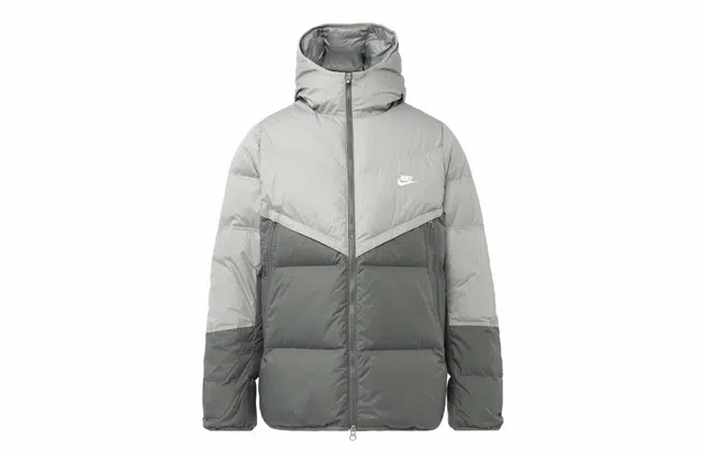 Nike SportswearStorm-FIT Windrunner