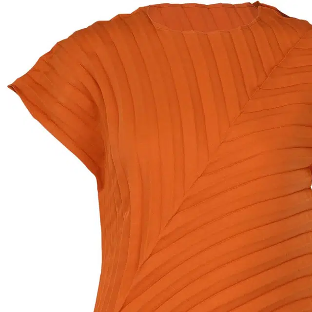 ISSEY MIYAKE SS23 T