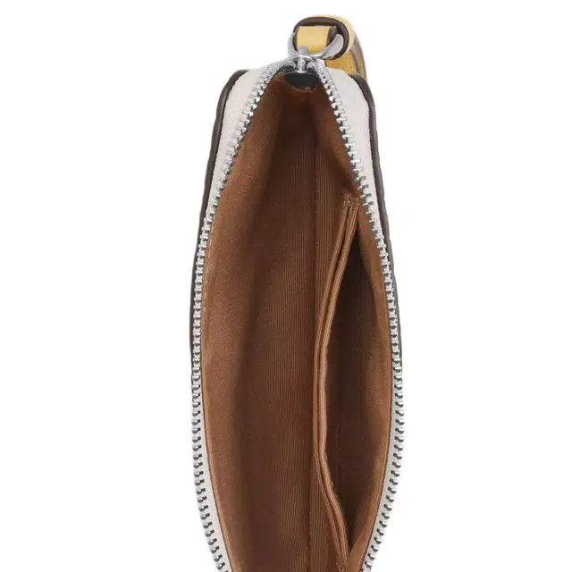 COACH Corner Zip 16