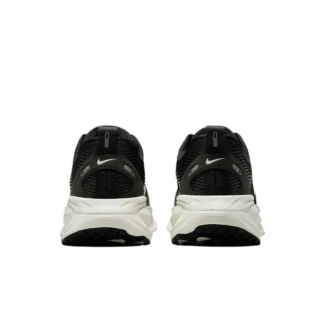 Nike Vomero 18 Black