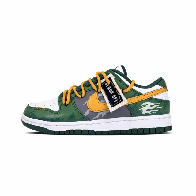 Nike Dunk Low Retro "Varsity Green"