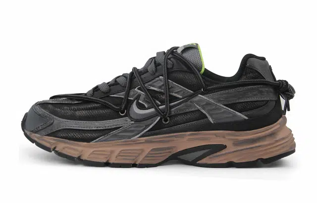 Nike Initiator