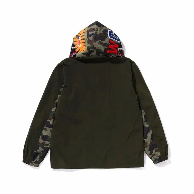 A BATHING APE