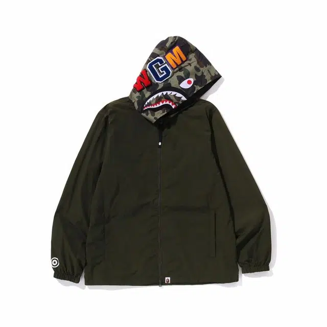 A BATHING APE