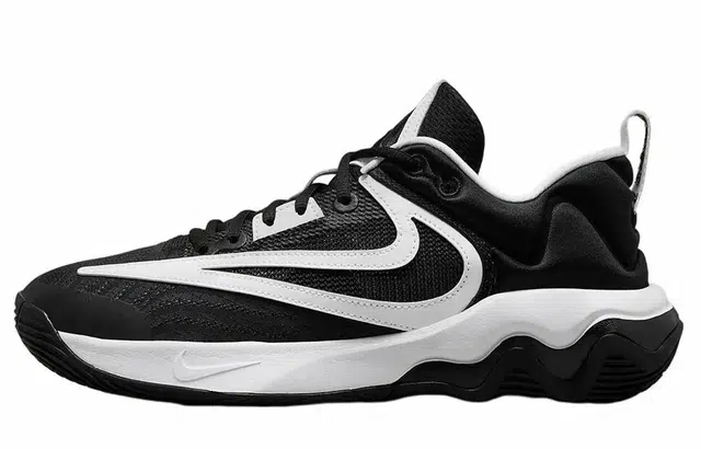 Nike Giannis Immortality 3