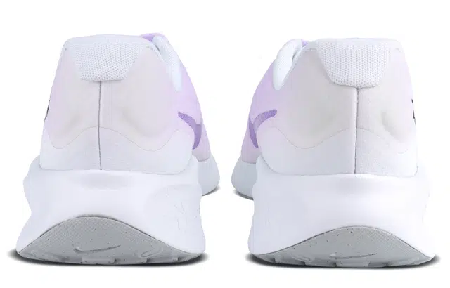 Nike REVOLUTION 7