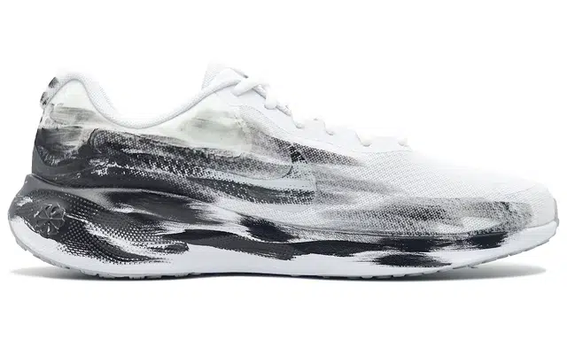 Nike REVOLUTION 7