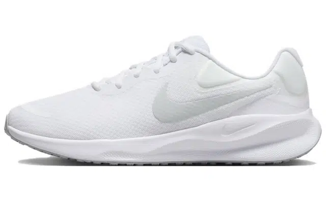 Nike REVOLUTION 7