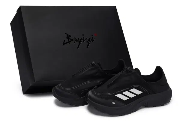 adidas FC WALKER 811