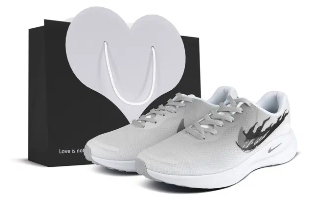 Nike REVOLUTION 7